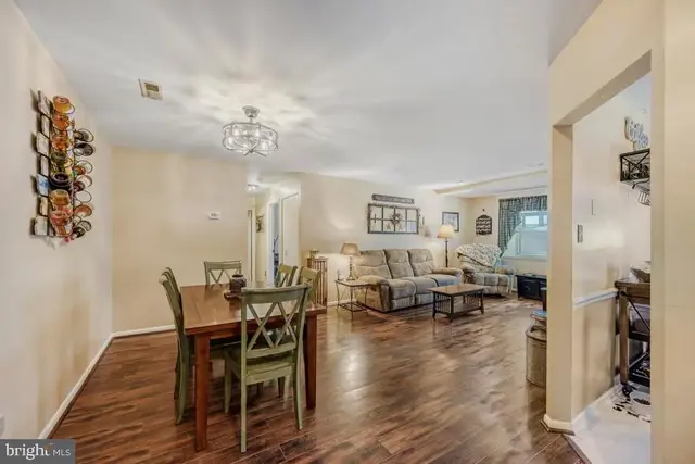 6 Juliet Ln #202, Baltimore
