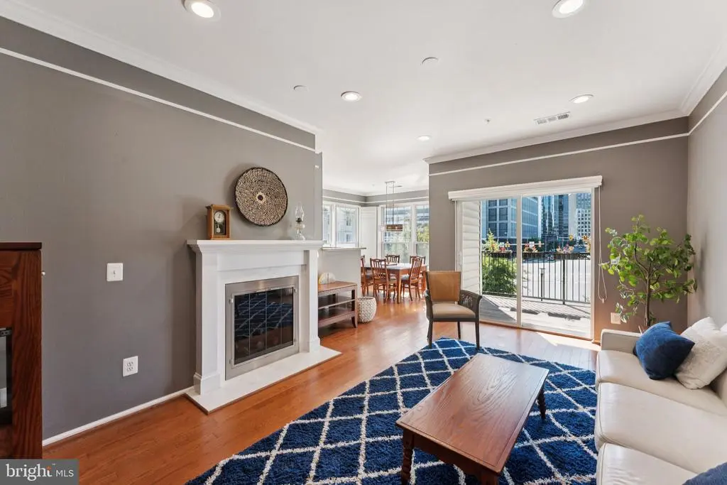 1600 Spring Gate Dr #2315, MCLEAN