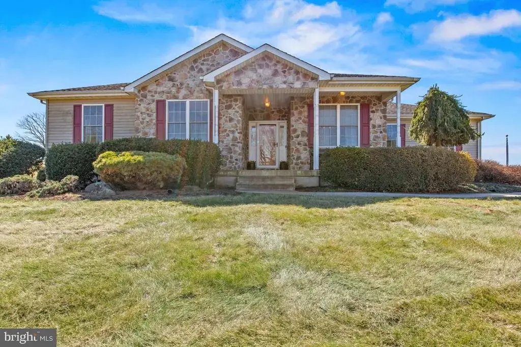 1525 Gateway Dr, QUAKERTOWN