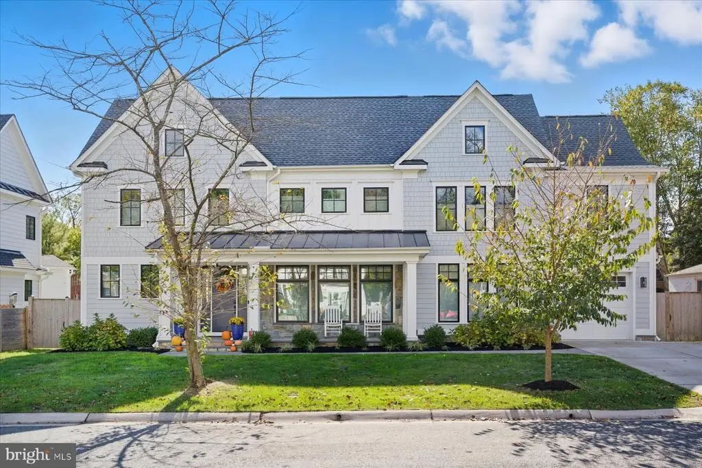 5102 Fairglen Ln, Chevy Chase