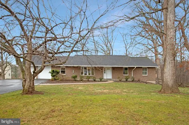 5205 Gate House Ct, Sykesville