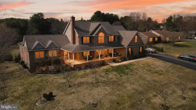 130 Pine Valley Dr, Middletown