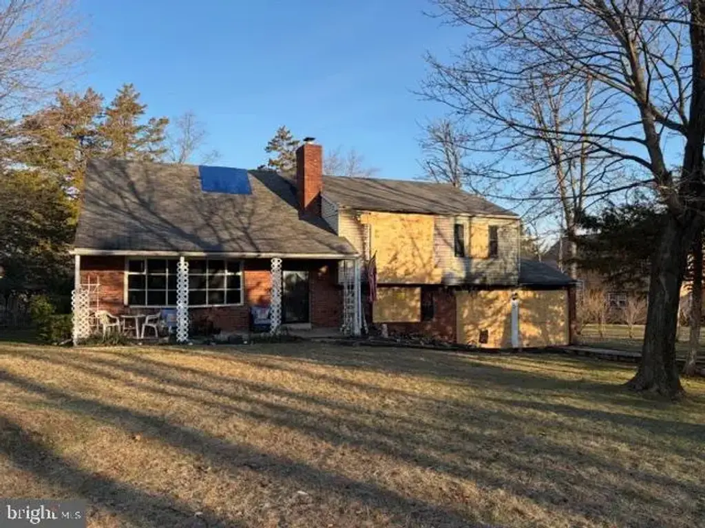 5 Farber Dr, CHALFONT