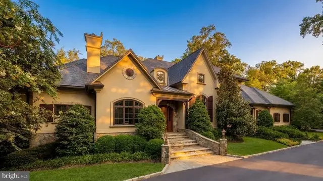 9250 Persimmon Tree Rd, Potomac