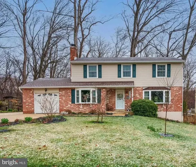 105 Chapel Hill Dr, Newark