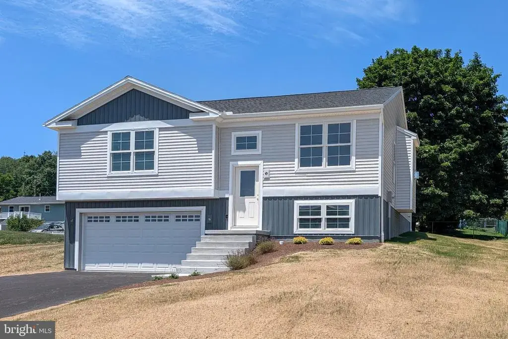 131 3rd St, CENTRE HALL