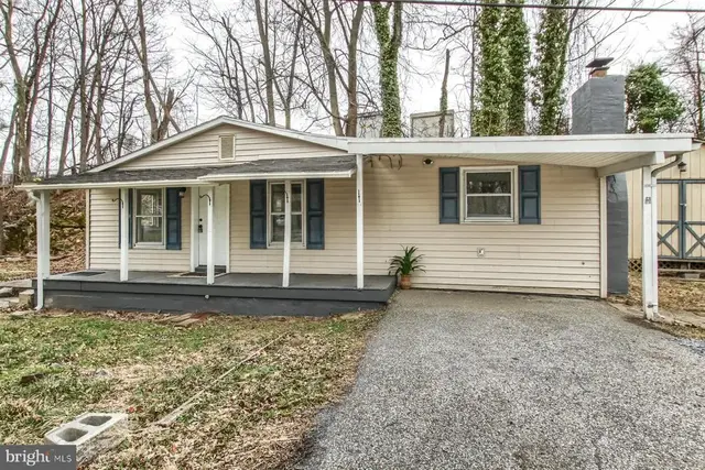 217 Limekiln Rd, New Cumberland