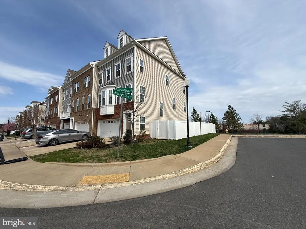 7437 Cedarwood Grove Ln, MANASSAS