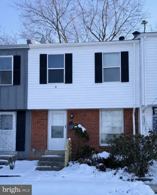 120 Hopkins Ct, Newark
