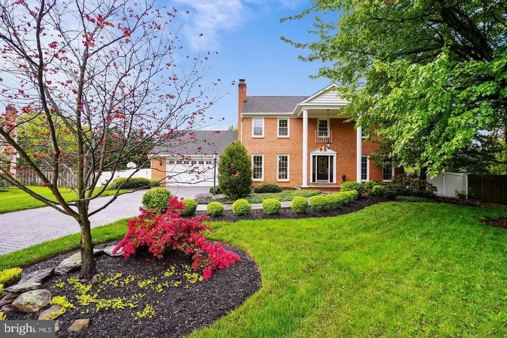 6 Crestview Ct, Potomac