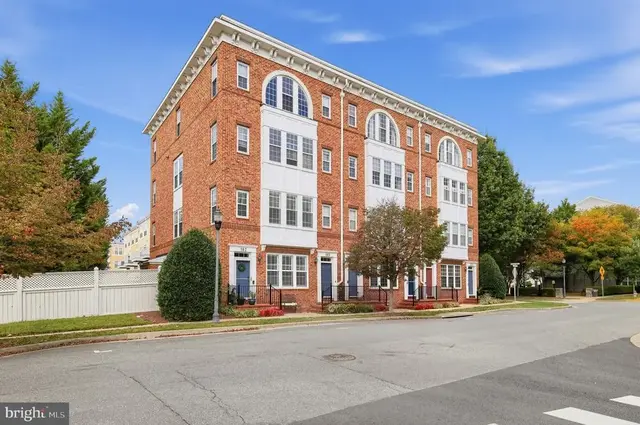 185 Chevy Chase St #185, Gaithersburg