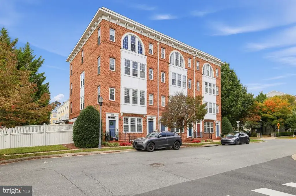 185 Chevy Chase St #185, GAITHERSBURG