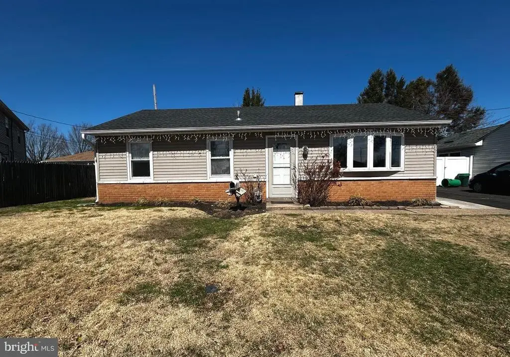 901 Spencer Dr, CROYDON