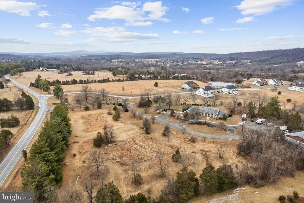 20043 Gleedsville Rd, LEESBURG