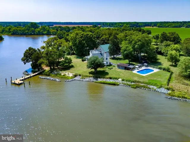 2208 Horns Point Rd, Cambridge