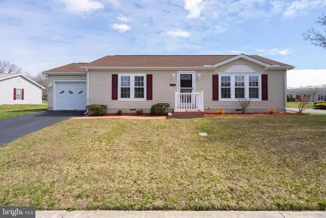 506 Weaver Dr, Dover