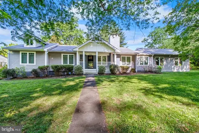 7516 Glenriddle Rd, Bethesda
