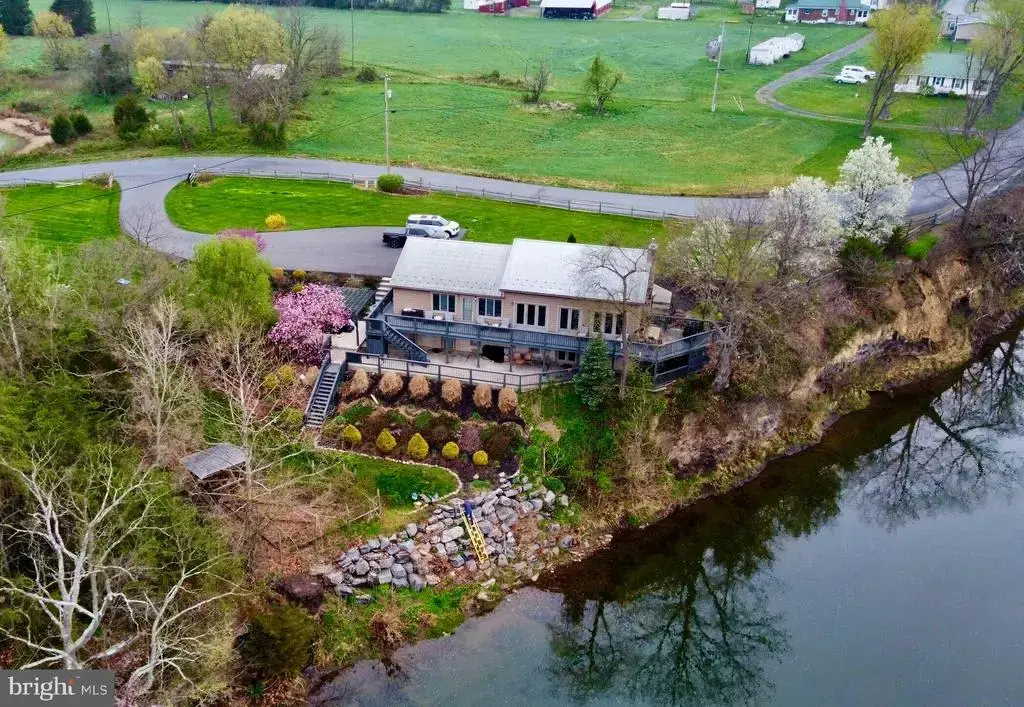 271 Ogden Farm Rd, MOOREFIELD
