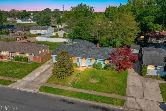 121 Flintlock Rd, Newark