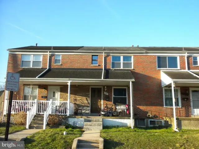 1004 Kayden Ln, Essex