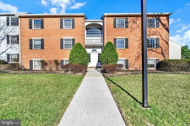 2 Elphin Ct #202, Lutherville Timonium