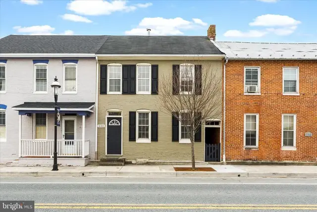 220 E Main St, Emmitsburg