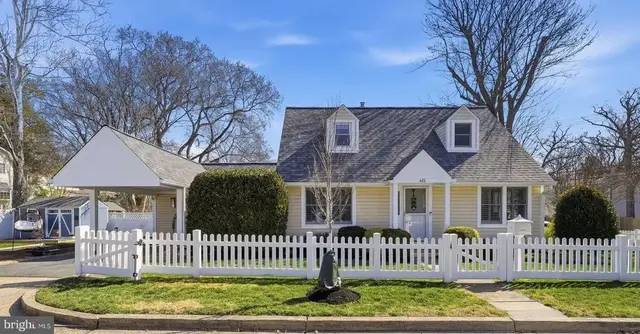 415 S Jefferson St, Arlington