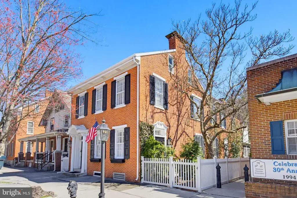 223 Broadway, HANOVER
