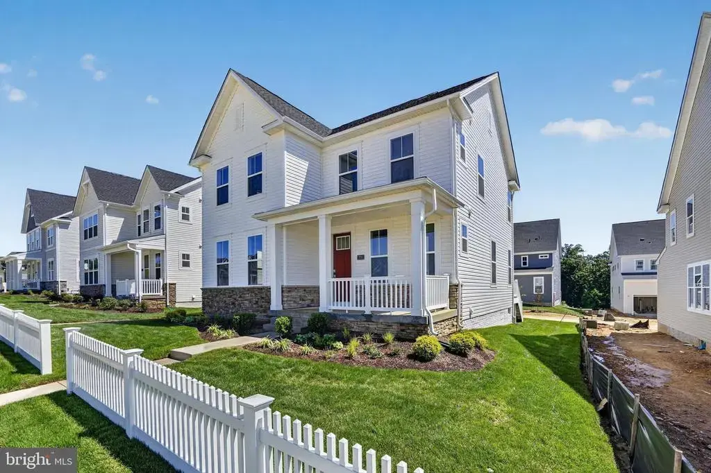 17051 Gathering St, BOYDS