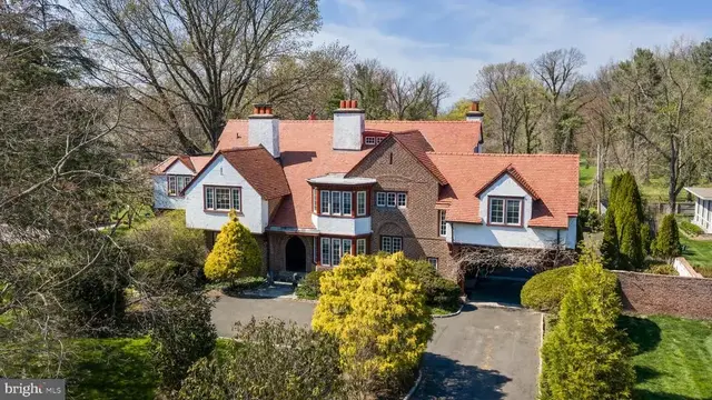 764 Mount Moro Rd, Villanova