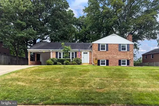 4019 Robertson Blvd, Alexandria