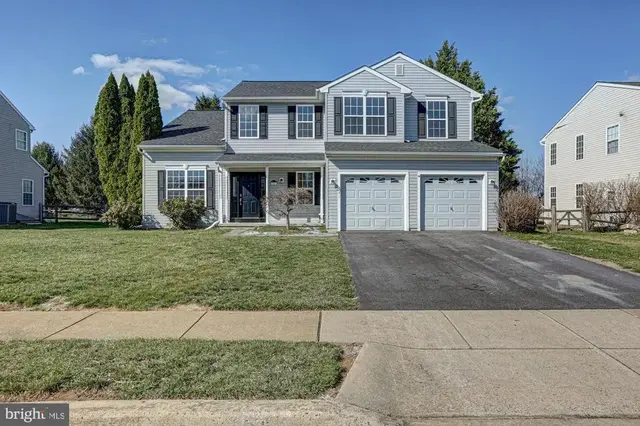 541 Diamond Dr, Middletown