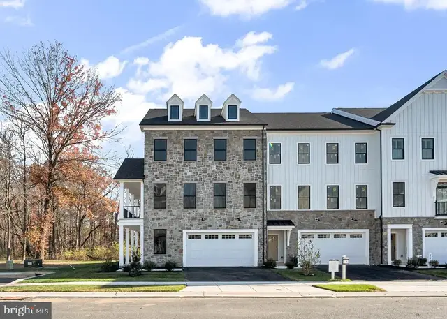 714 Walkers Mill Ln, Wilmington