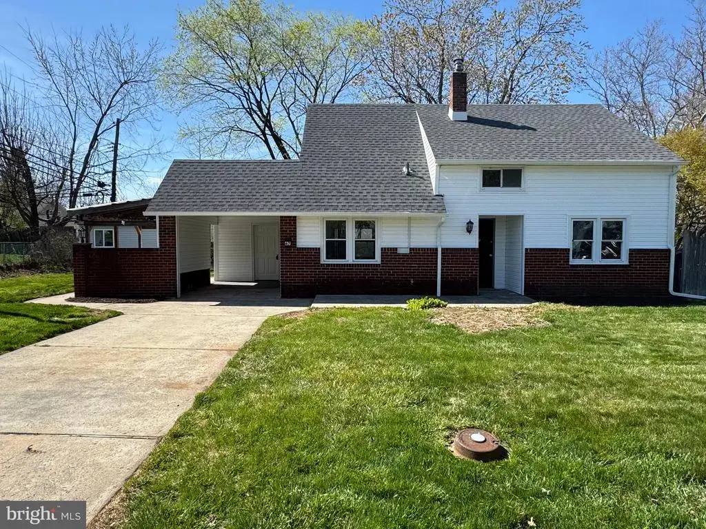 67 Horseshoe Ln, LEVITTOWN
