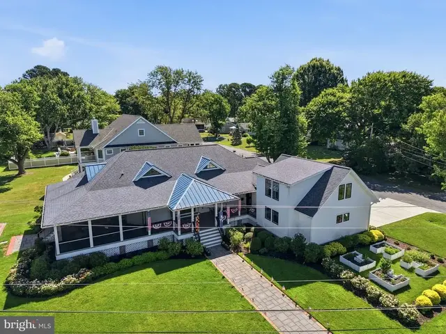 303 Manor, Saint Michaels