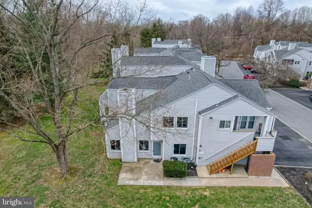 2705 Creekside Dr, Newark