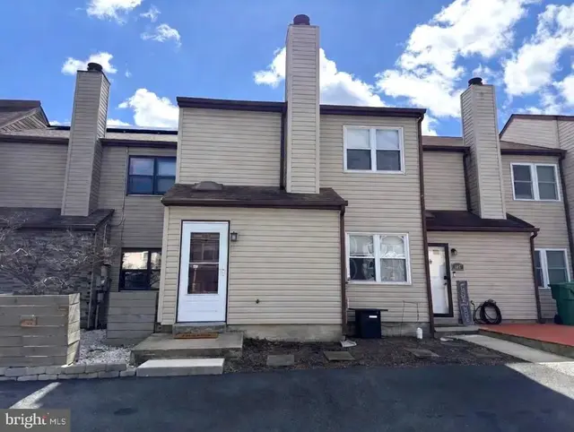 163 Valley Circle, Newark