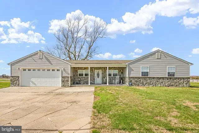 885 Dover Leipsic Rd, Dover