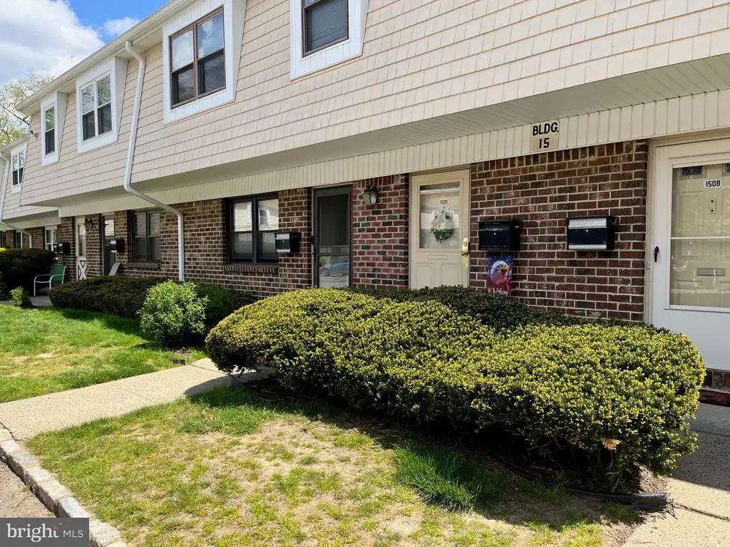 1508 Silver Ct, HAMILTON