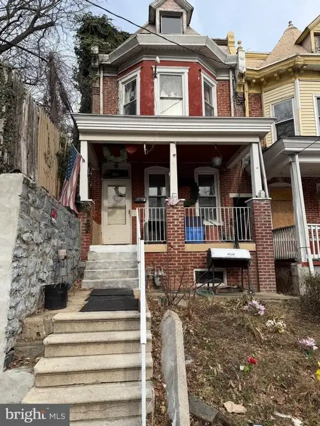1341 W 6th St, Wilmington