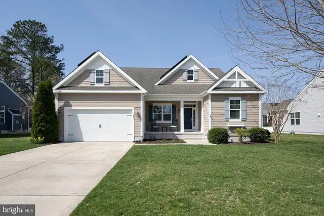 147 W Shore Dr, Milton