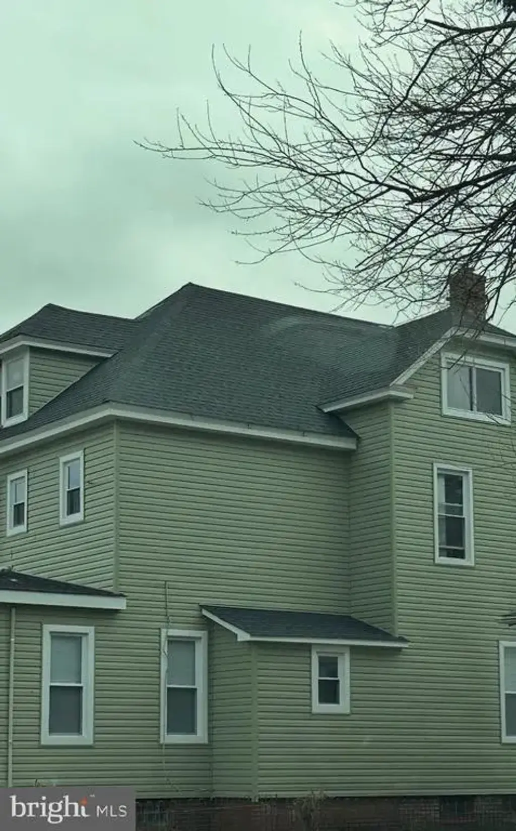 242 Grant St #2nd Floor, SALEM
