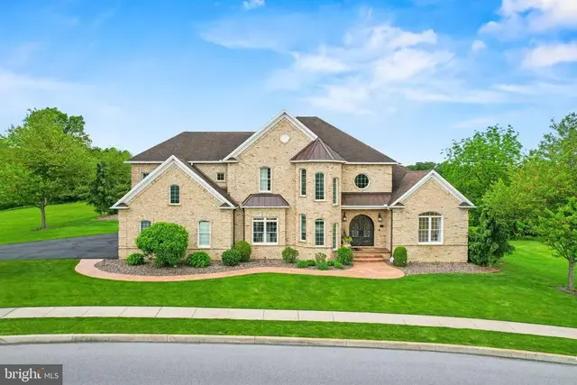 740 Hampton Ct, Harrisburg
