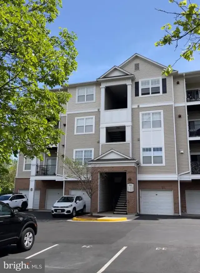 19611 Galway Bay Cir #403, Germantown