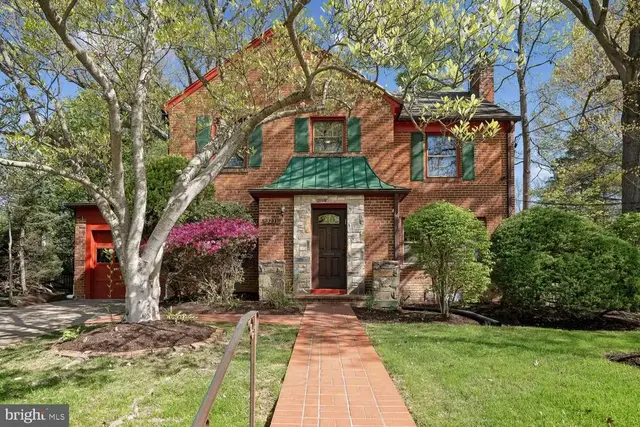 3231 Coquelin Ter, Chevy Chase