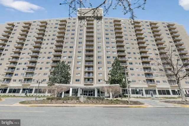 1225 Martha Custis Dr #604, Alexandria