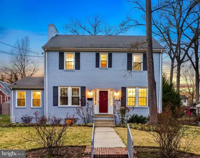 902 Jackson Ave, Takoma Park