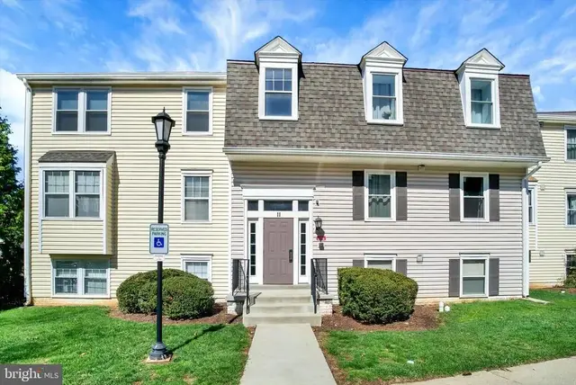 11 Pickering Ct #11-201, Germantown