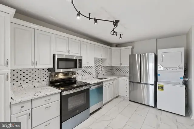 203 Yoakum Pkwy #1625, Alexandria