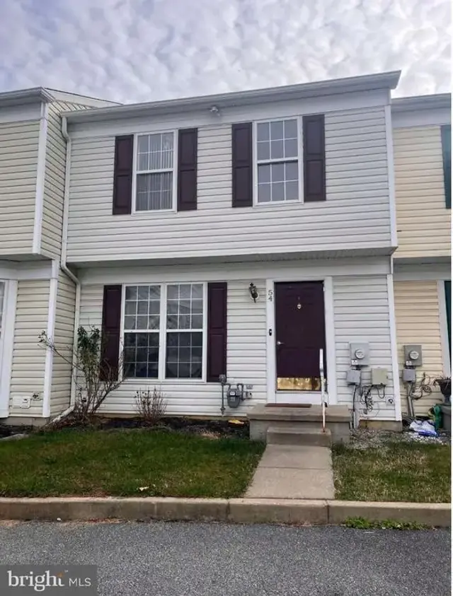 54 Lisa Dr, Newark